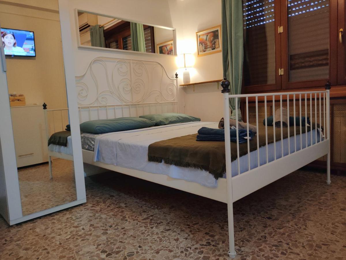 Roma Trastevere Station Екстериор снимка