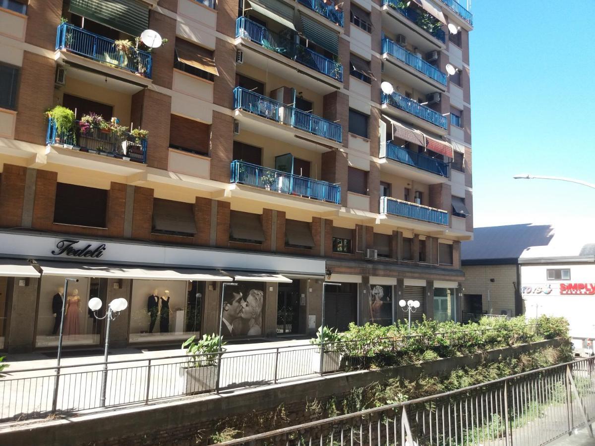 Roma Trastevere Station Екстериор снимка